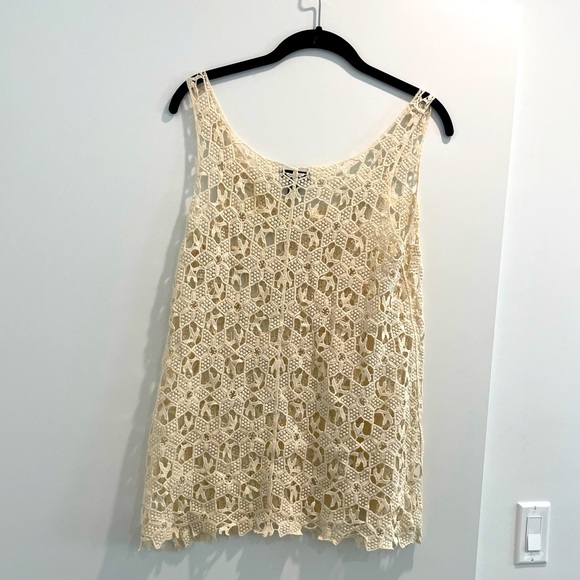 Bloomingdale's Crochet tank top - Picture 2 of 6